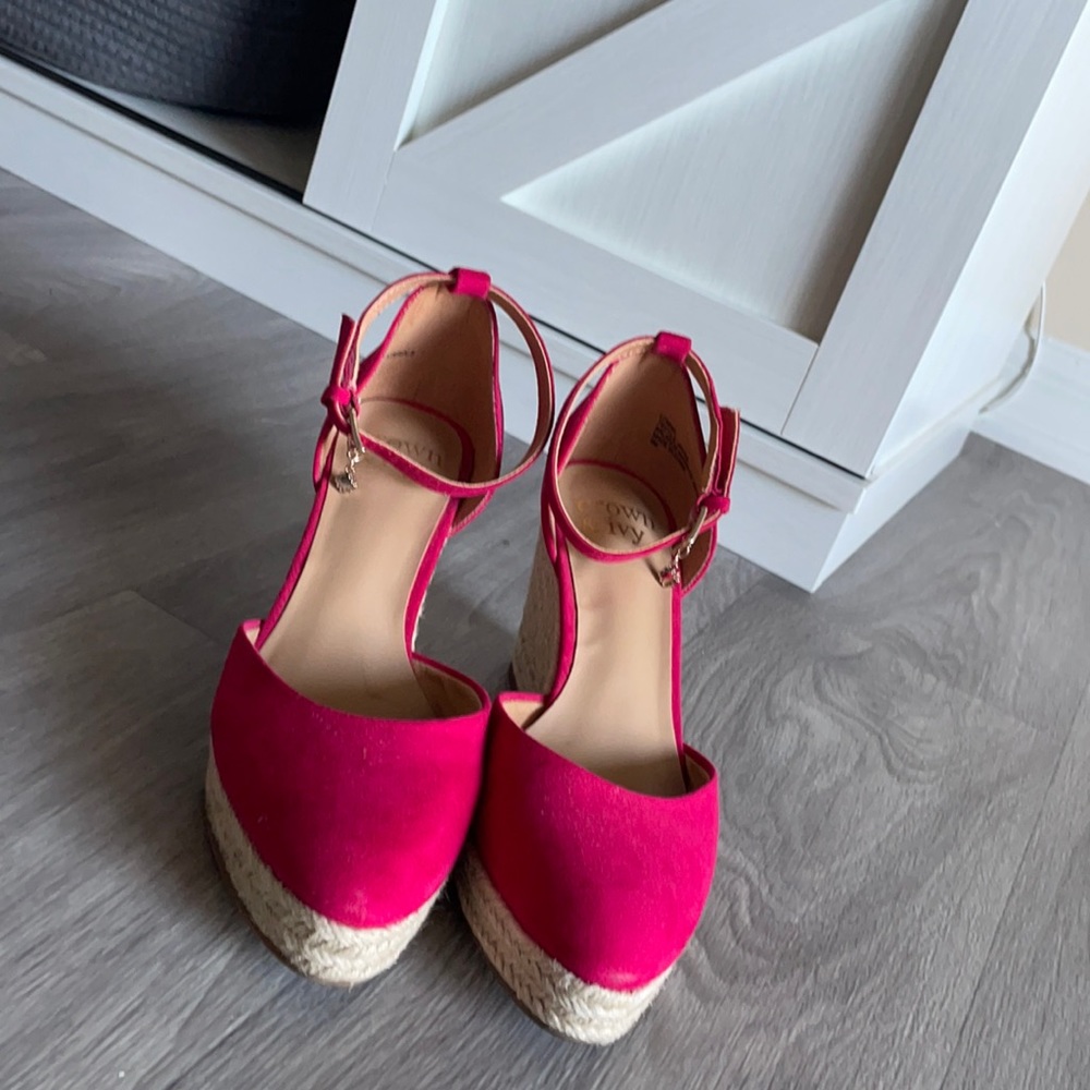 Crown and Ivy Wedges